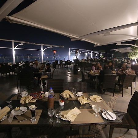 Defence Raya Golf & Country Club Hotell Lahore Exteriör bild