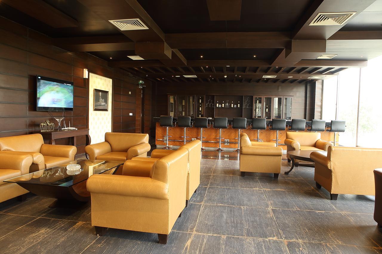 Defence Raya Golf & Country Club Hotell Lahore Exteriör bild
