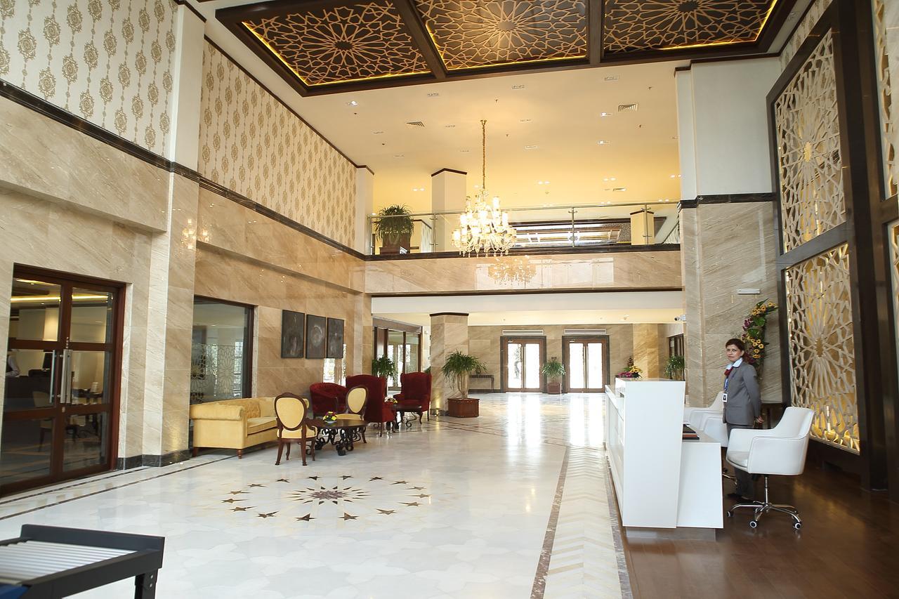 Defence Raya Golf & Country Club Hotell Lahore Exteriör bild