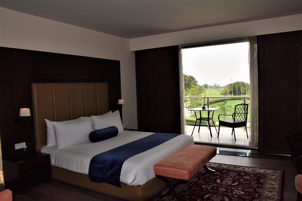 Defence Raya Golf & Country Club Hotell Lahore Exteriör bild